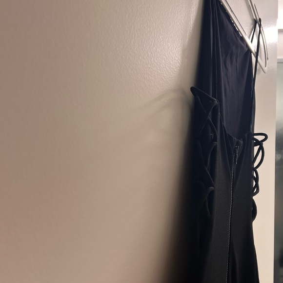 Alice + Olivia Black Midi Polyester Dress, Size 0 - Picture 4 of 4